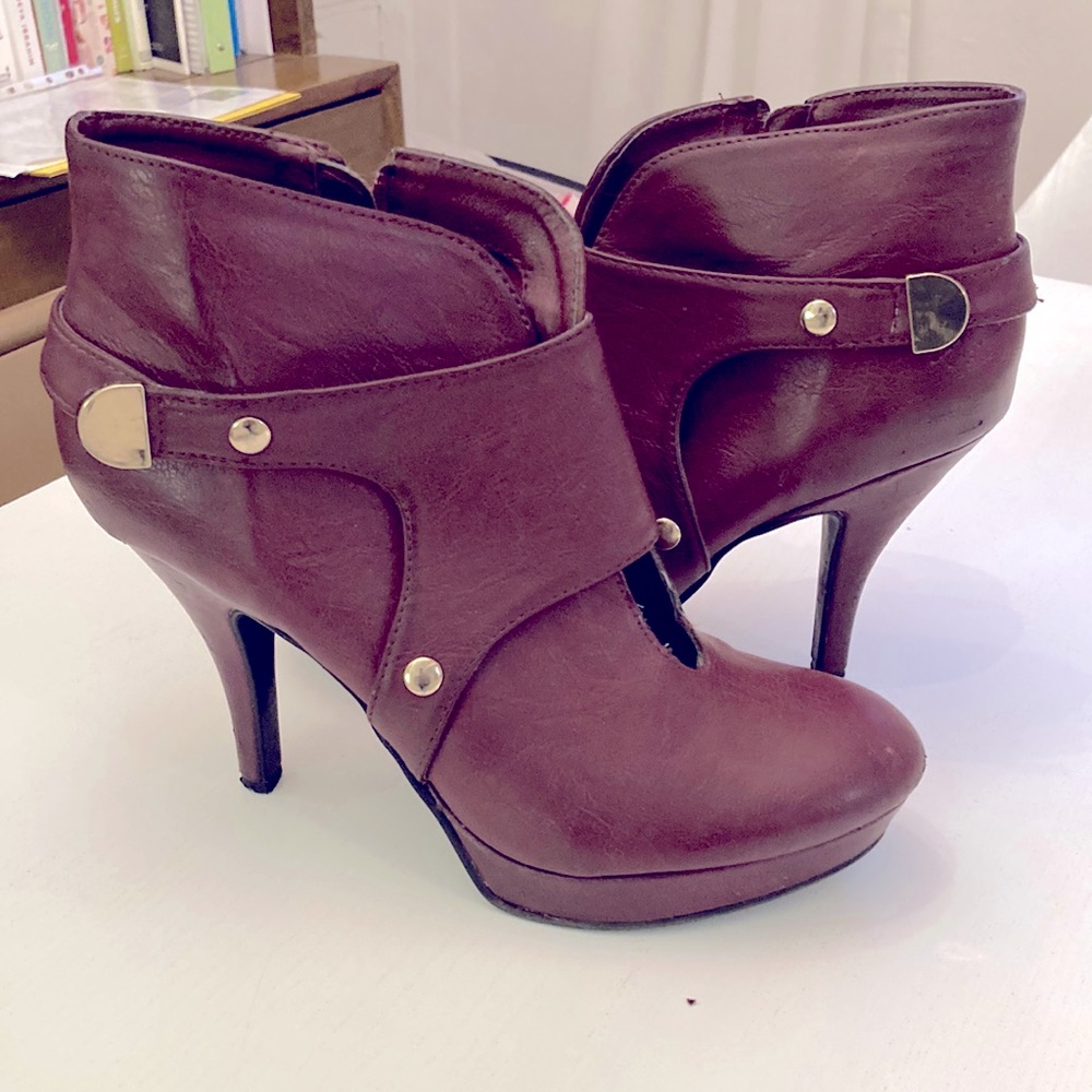 Unlisted by Kenneth Cole wine red booties.